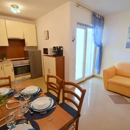 Adlitika By Interhome *